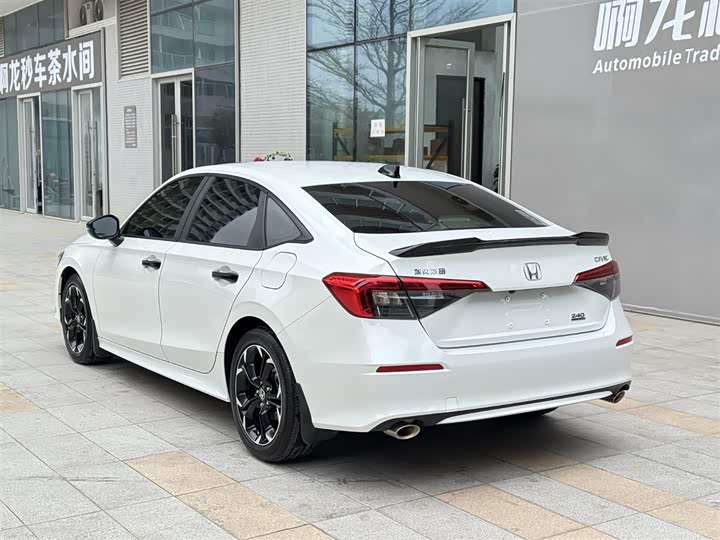 Фото 9 - Honda Civic