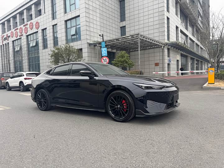 Фото 4 - Changan UNI-V