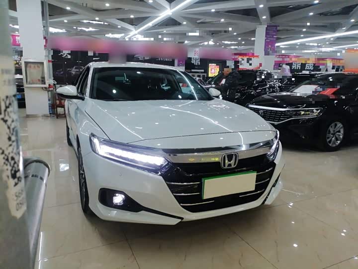 Фото 4 - Honda Accord