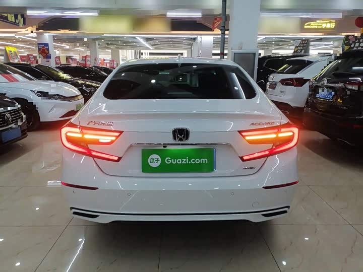 Фото 6 - Honda Accord