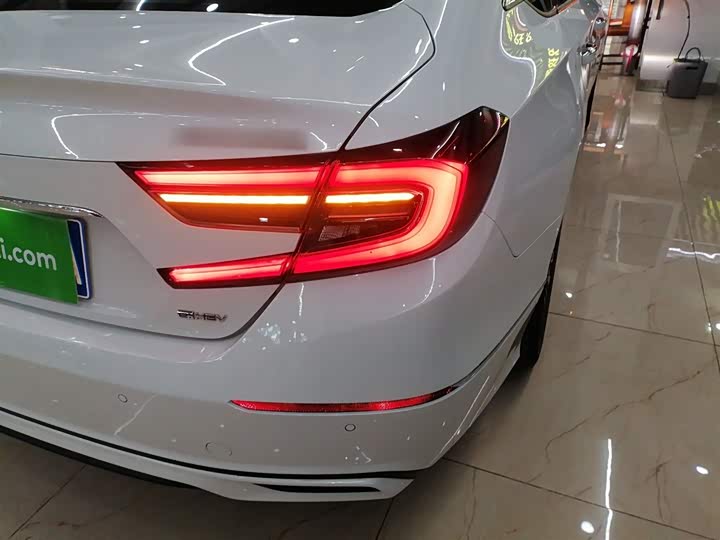 Фото 8 - Honda Accord