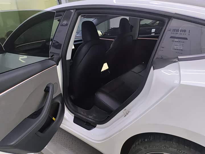 Фото 5 - Tesla Model 3