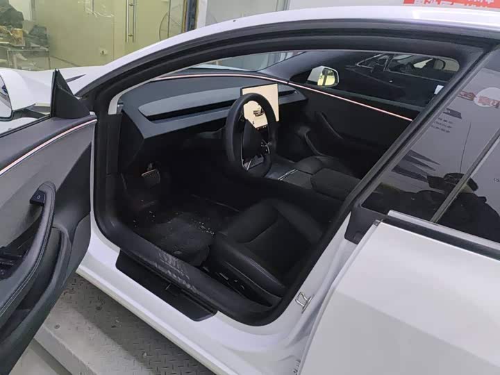 Фото 8 - Tesla Model 3