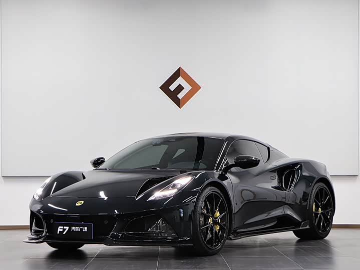 Фото 1 - Lotus Emira