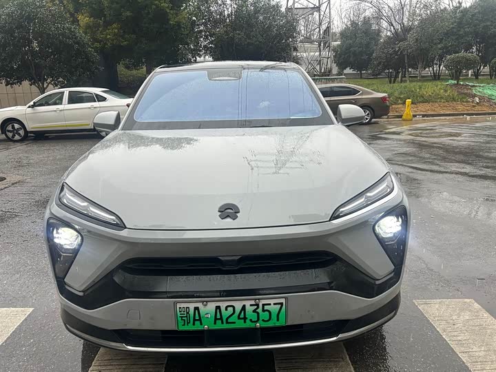 Фото 2 - Nio EC6