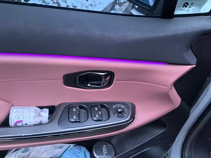 Фото 9 - Nio EC6