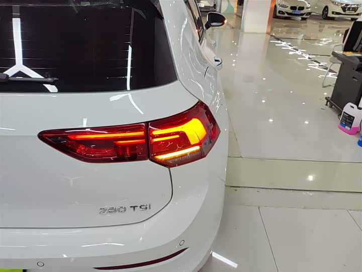 Фото 8 - Volkswagen Golf