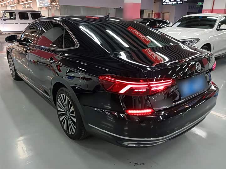 Фото 5 - Volkswagen Passat