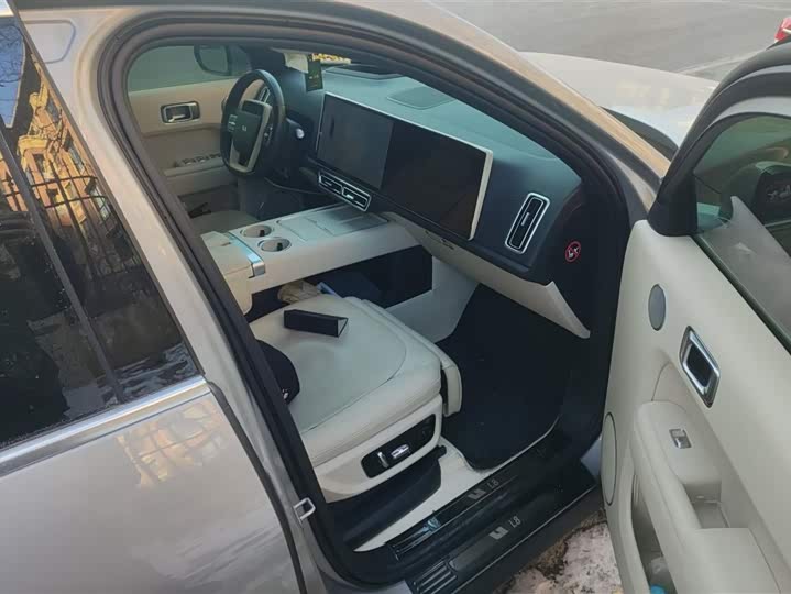 Фото 8 - LiXiang L8