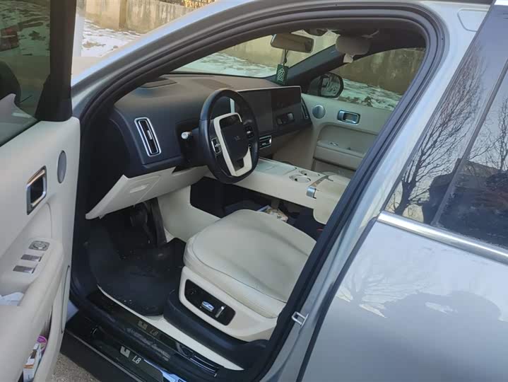 Фото 9 - LiXiang L8