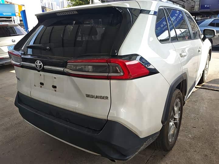 Фото 7 - Toyota Wildlander