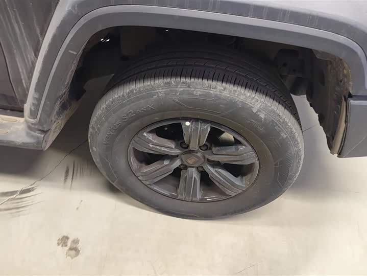 Фото 6 - Tank 300