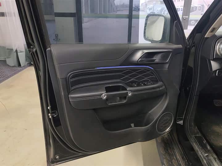 Фото 7 - Tank 300