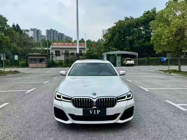 Фото 2 - BMW 5 Series