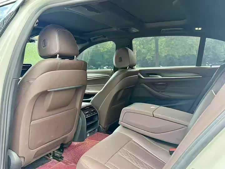 Фото 6 - BMW 5 Series