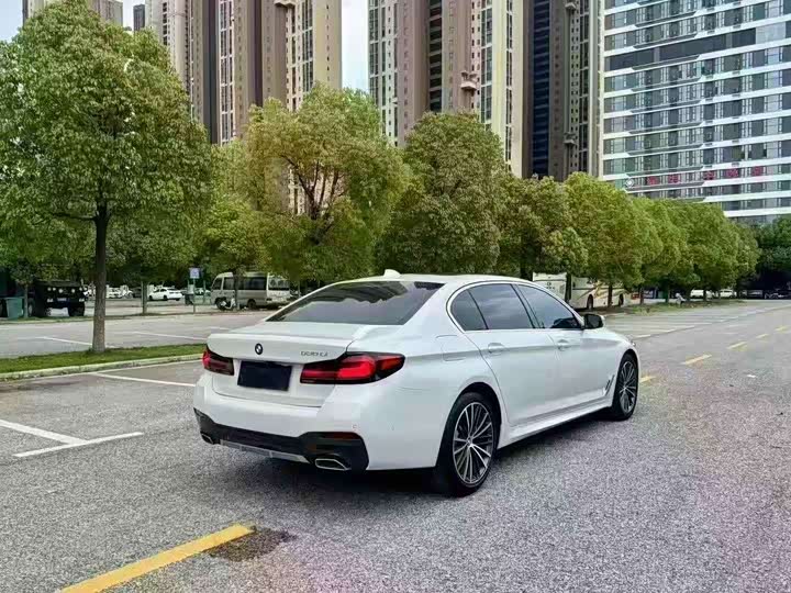 Фото 8 - BMW 5 Series