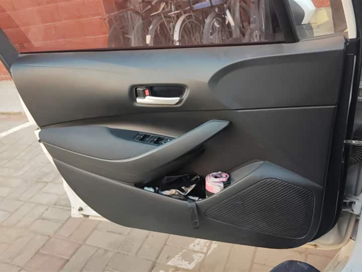 Фото 7 - Toyota Corolla