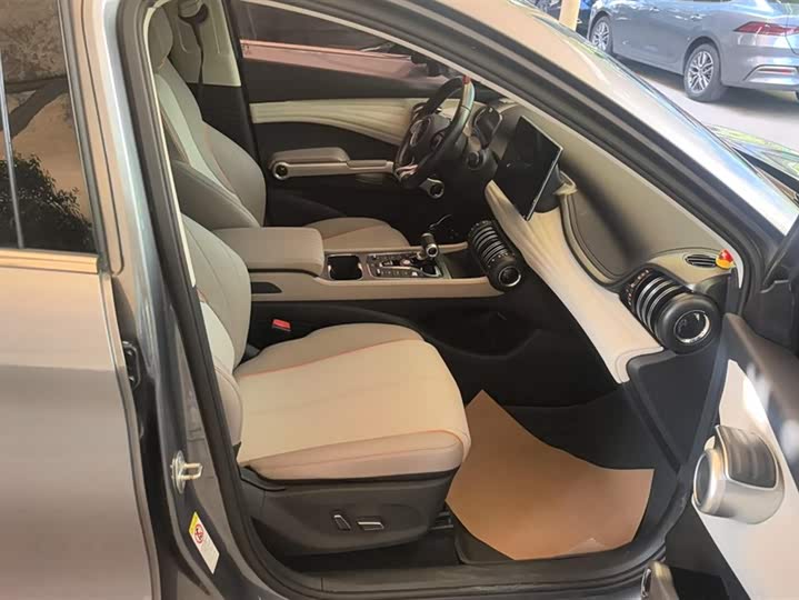 Фото 8 - BYD Yuan Plus