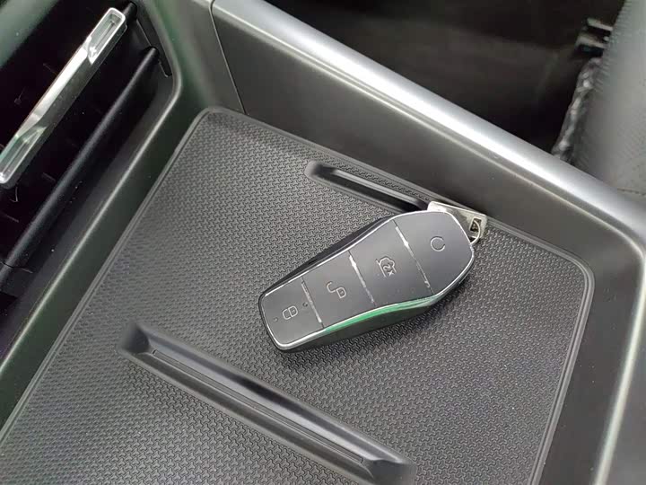 Фото 9 - BYD Qin Plus