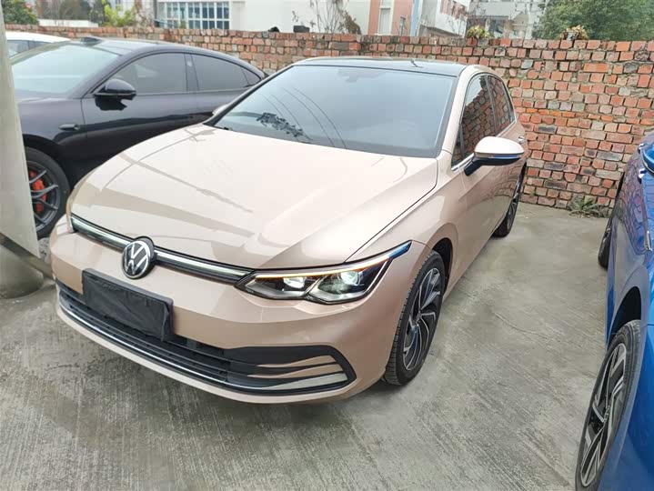 Фото 1 - Volkswagen Golf