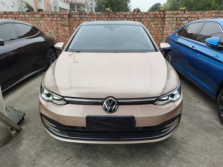 Фото 3 - Volkswagen Golf