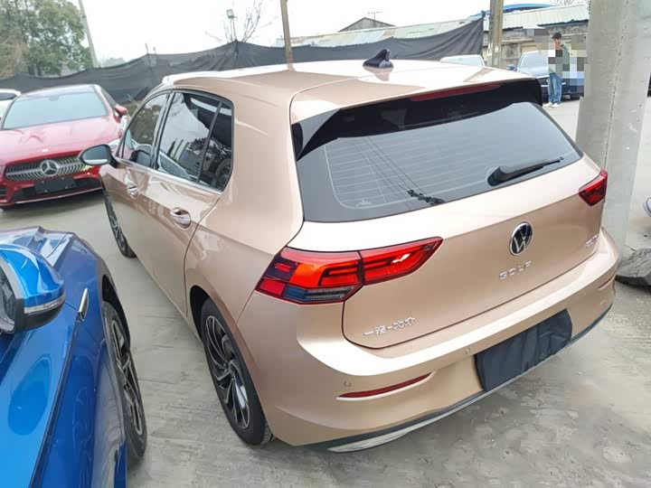 Фото 5 - Volkswagen Golf