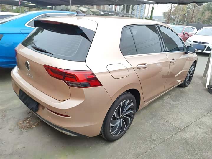 Фото 7 - Volkswagen Golf