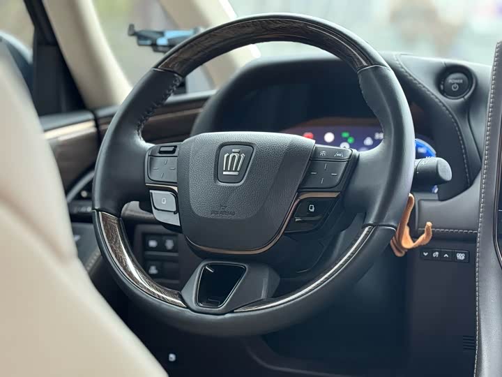 Фото 9 - Toyota Vellfire