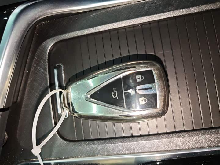 Фото 9 - Changan UNI-T