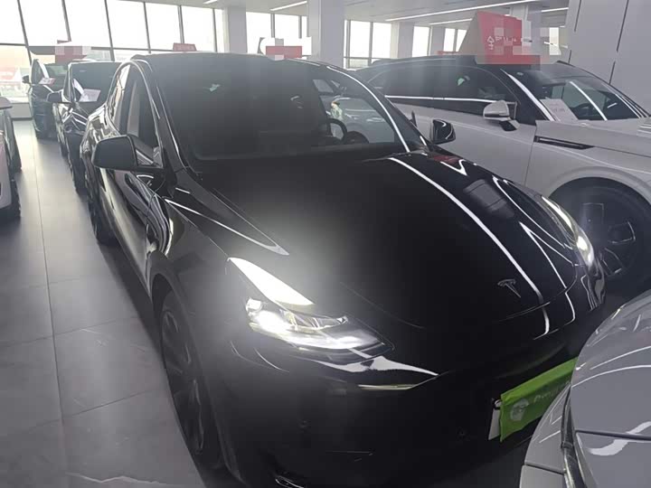 Фото 3 - Tesla Model Y