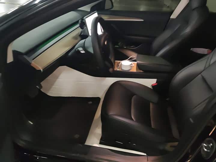 Фото 9 - Tesla Model 3