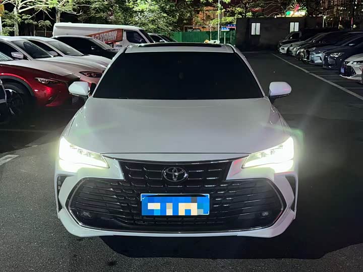 Фото 2 - Toyota Avalon