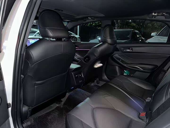 Фото 5 - Toyota Avalon