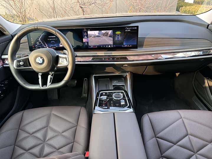 Фото 8 - BMW 7 Series
