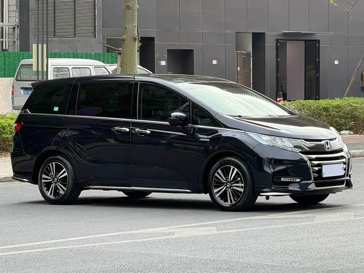 Фото 3 - Honda Odyssey