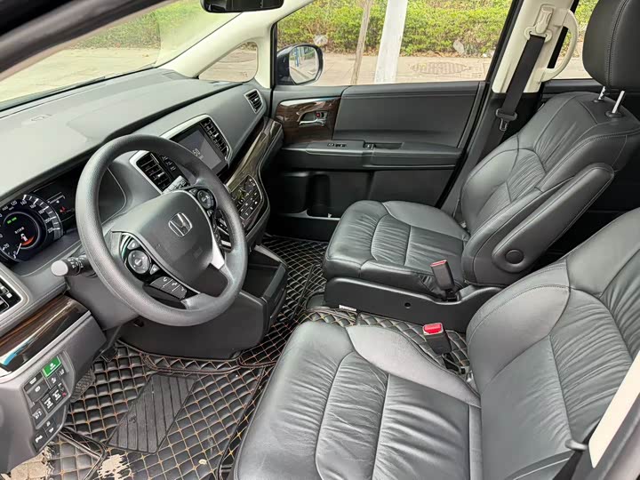 Фото 4 - Honda Odyssey