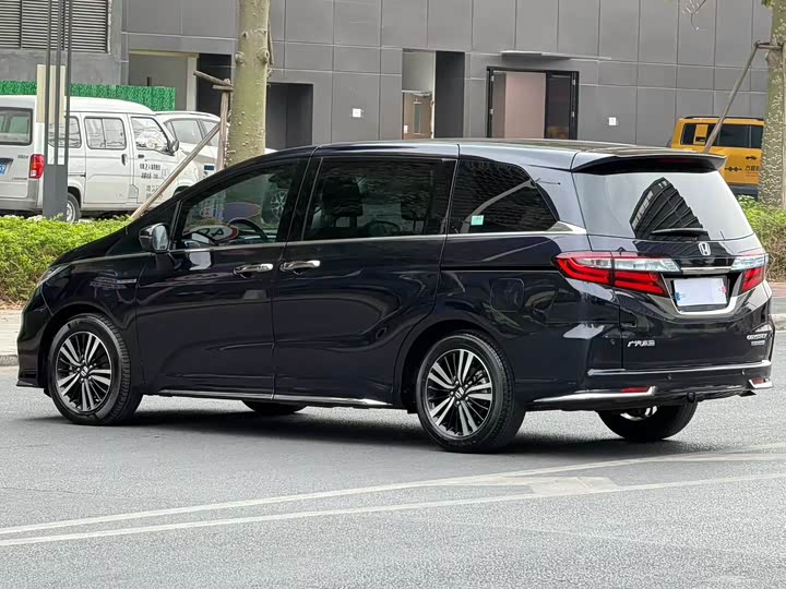Фото 7 - Honda Odyssey