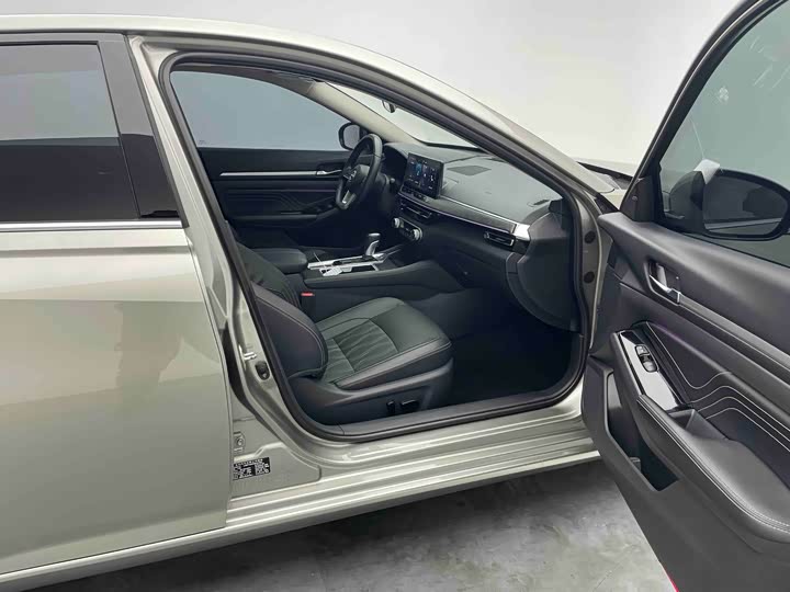 Фото 9 - Nissan Teana