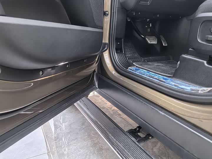 Фото 7 - Land Rover Defender