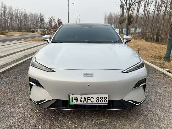 Фото 2 - Geely Galaxy E8