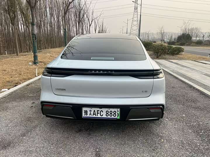 Фото 5 - Geely Galaxy E8