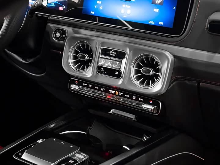 Фото 6 - Mercedes-Benz G-Class AMG