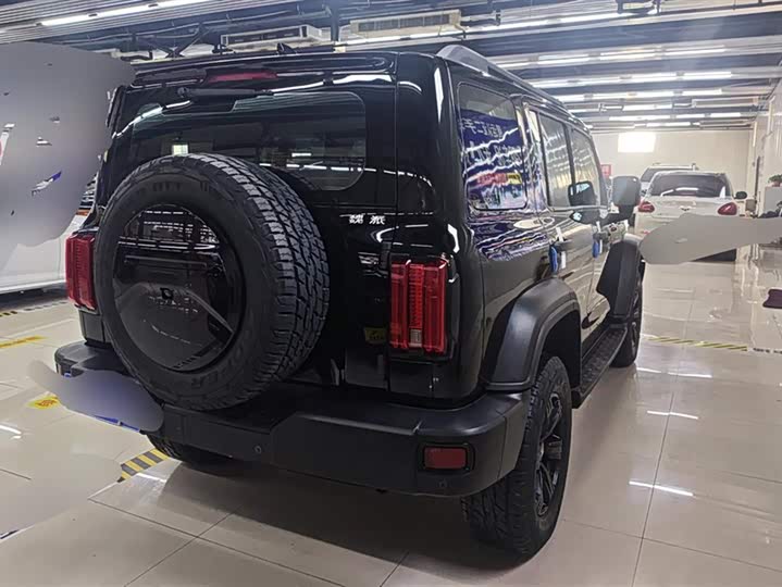 Фото 3 - Tank 300