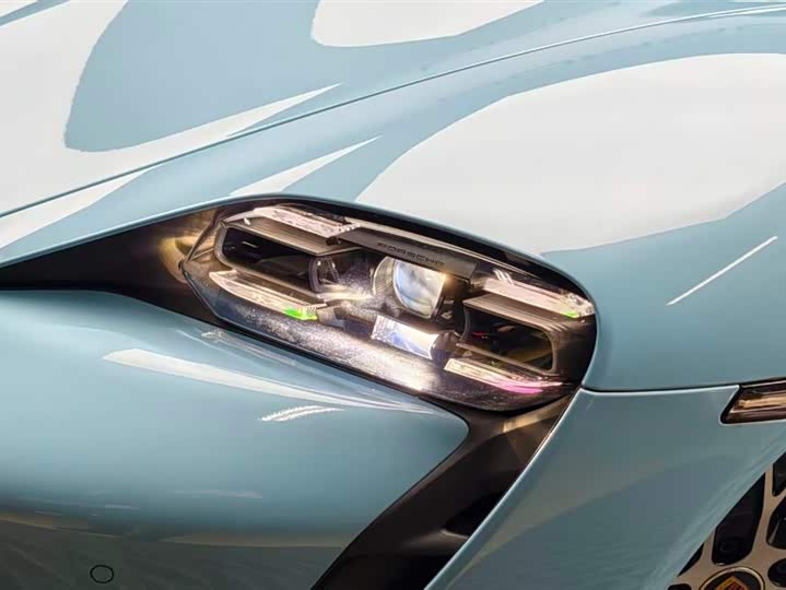 Фото 7 - Porsche Taycan