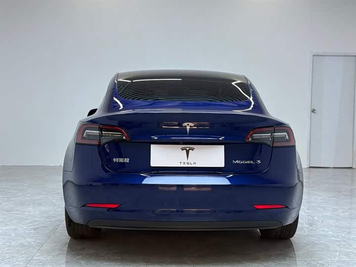 Фото 8 - Tesla Model 3