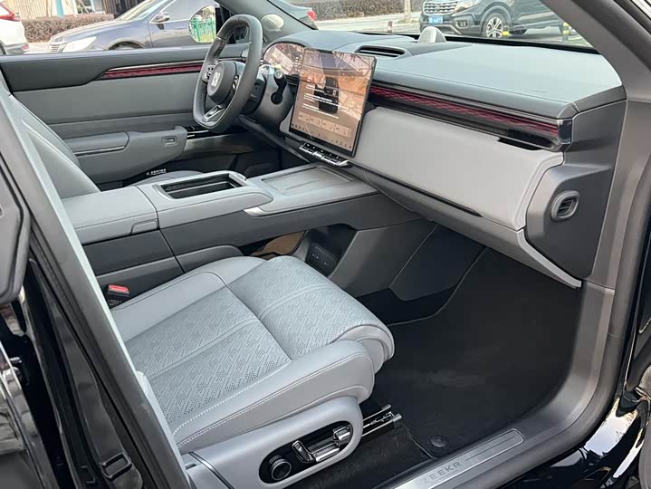 Фото 7 - Zeekr 7X