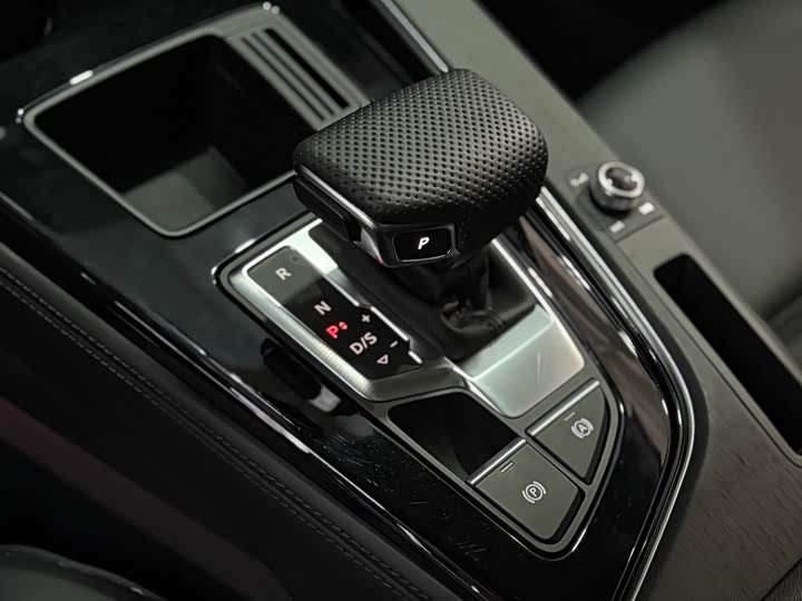 Фото 7 - Audi A4L