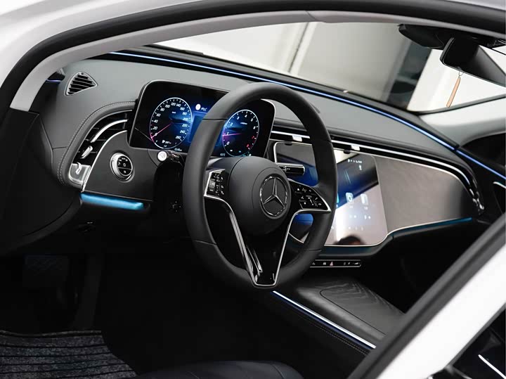 Фото 9 - Mercedes-Benz E-Class