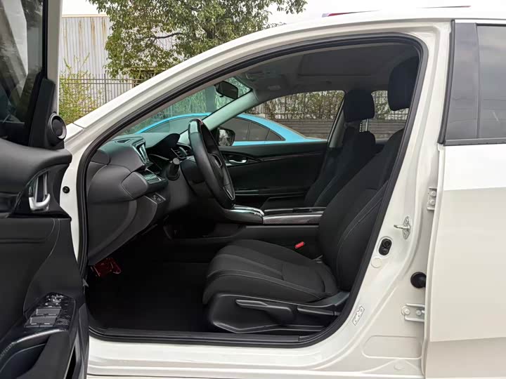 Фото 4 - Honda Civic