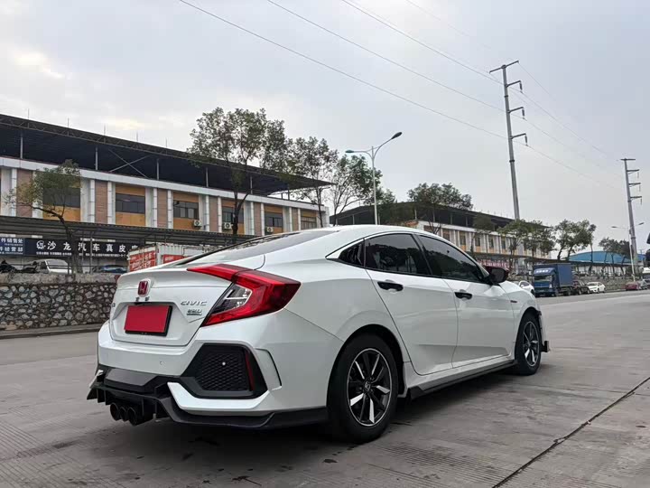 Фото 7 - Honda Civic